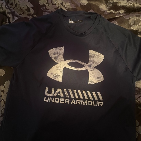 under armour shirts - Picture 3 of 3